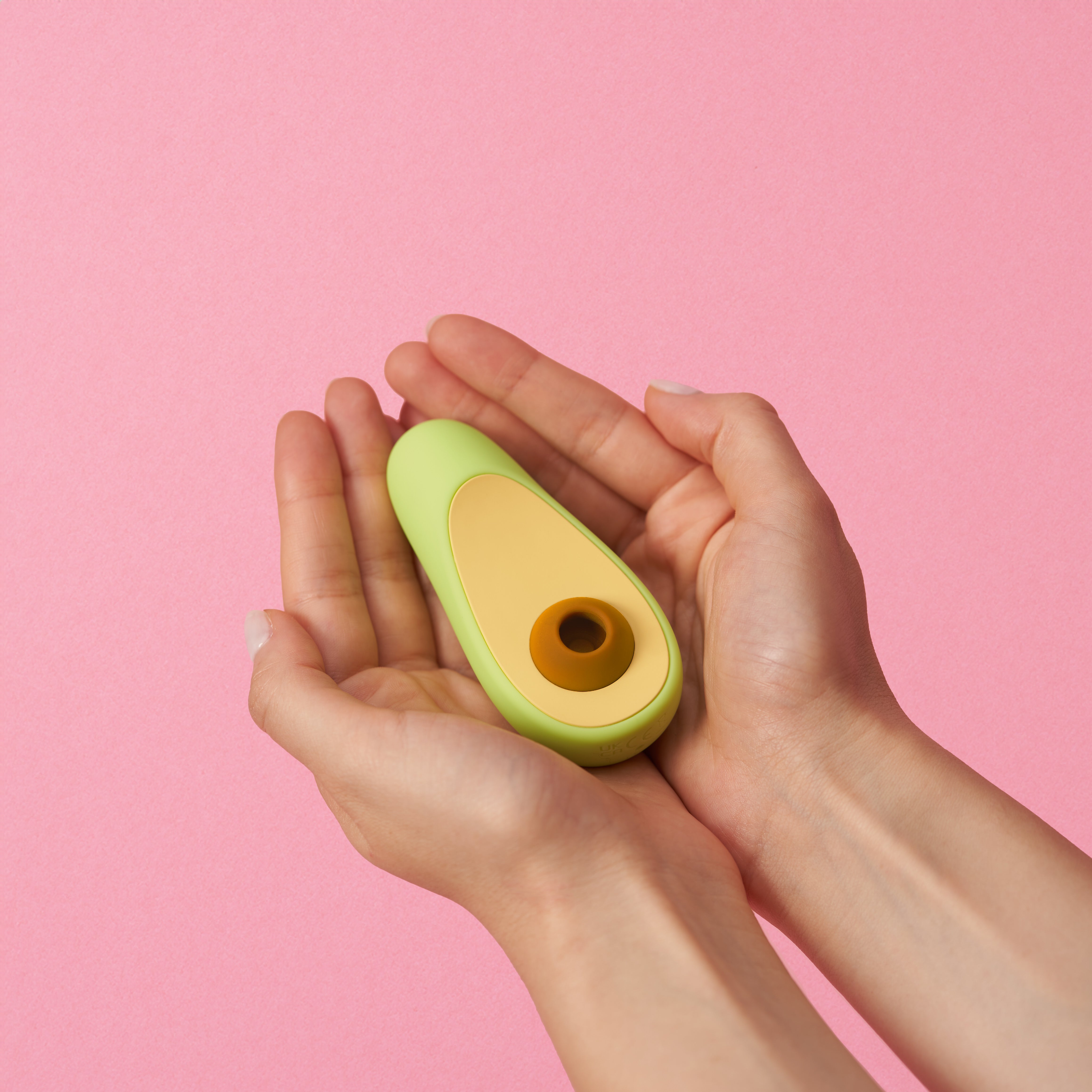 Aguacate — en la mano